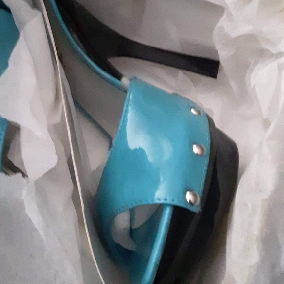 Light blue strapless heels - Picture 3 of 3